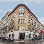 3 Bedrooms Bright In The Heart Of The Free Parking Upon Reservation * Budapest