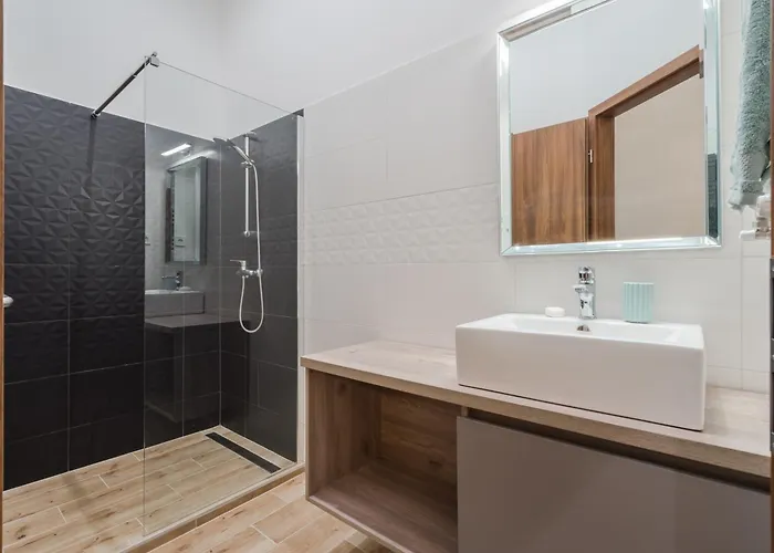 3 Bedrooms Bright In The Heart Of The Free Parking Upon Reservation * Будапешт