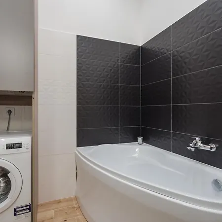 3 Bedrooms Bright In The Heart Of The Free Parking Upon Reservation * Budapest
